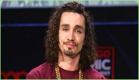Robert Sheehan: The Life Of The Talented Actor And His Journey In Love