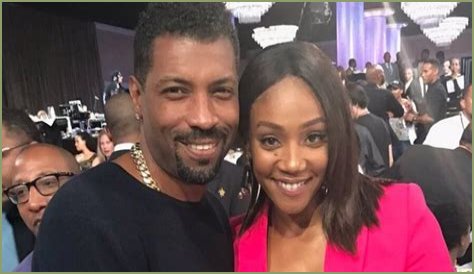 Unveiling The Life Of Deon Cole: His Wife And Family Insights